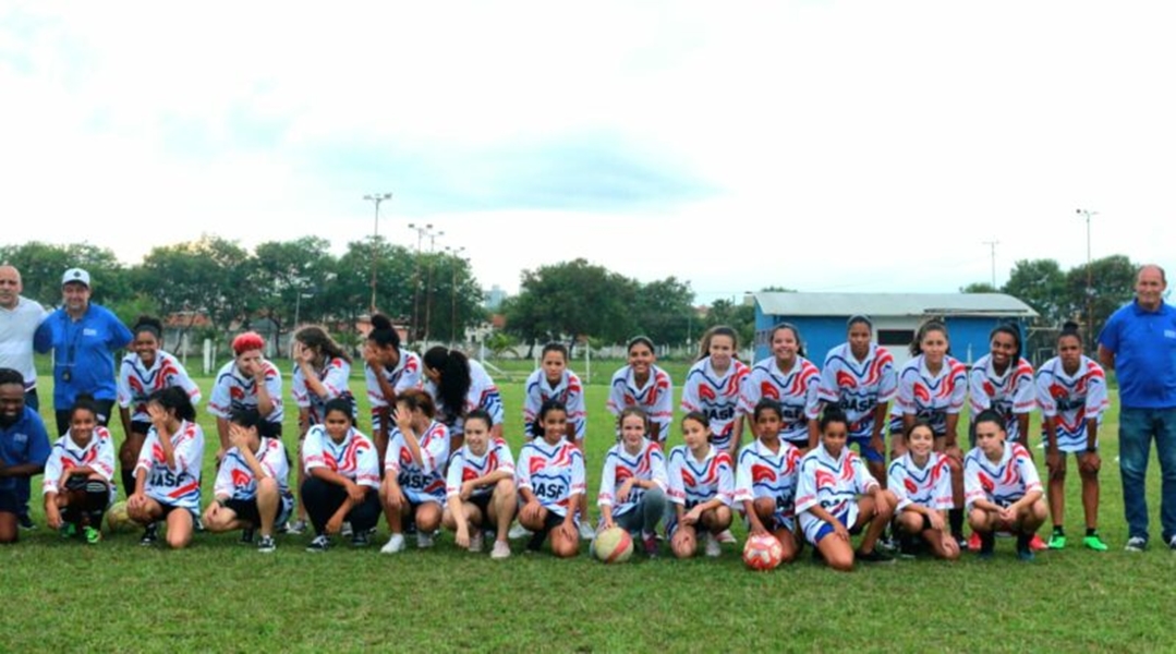 Secretaria de Esportes disponibiliza aulas gratuitas de futebol feminino –  Prefeitura Estância Turística Guaratinguetá