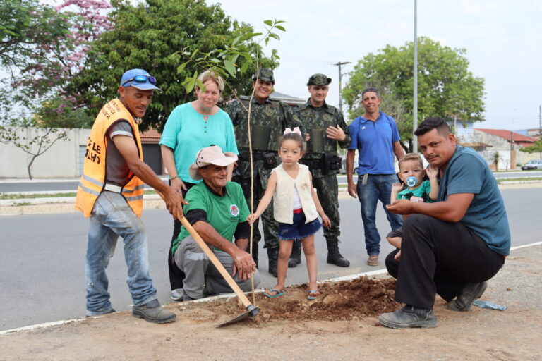 Mais De 100 Mudas São Plantadas Em Guaratinguetá Em Alusão Ao Dia Da Árvore Jornal De 8072